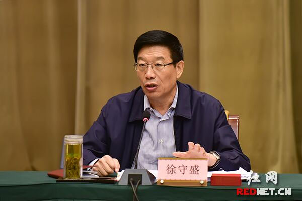 湖南省委书记、省人大常委会主任徐守盛在会上说，希望湖南多一些“林北川”式县委书记。