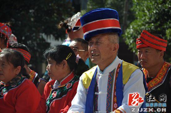 桑植民歌王人潮溪赛区海选 尽显溇水风情(组图)