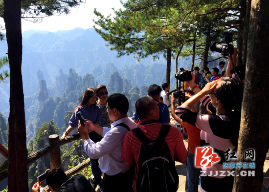 张家界核心景区武陵源迎来秋游热（图）