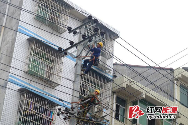 永顺电网秋季检修施工现场。