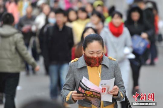 国考报名单日增长超10万人千余岗位仍无人问津