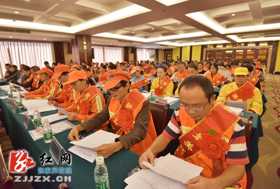 “宁愿一人脏，换来万家洁” 为张家界“最美环卫工人”点赞