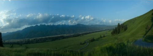 雨后的云徜徉在远山，我们的路藏在大山的胸怀里，你永远能感受到，但却看不到。（以上图片均由那拉提盘龙松--乌孙古墓公路建设者摄）