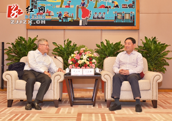 王志刚会见美国亚洲文化传媒集团总裁蒋天龙