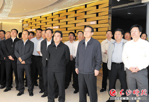 前日，长沙市党政代表团在重庆市规划展示馆参观考察。长沙晚报特派记者 周柏平 摄