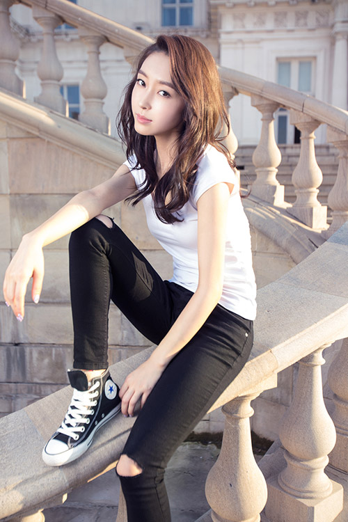 宣璐最新街拍曝光 青春活力动感十足_娱乐频道_红网