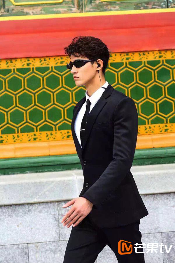 猎人刀锋手抢眼