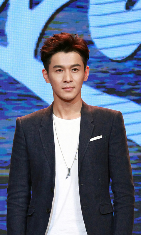 乔振宇上台颁奖3