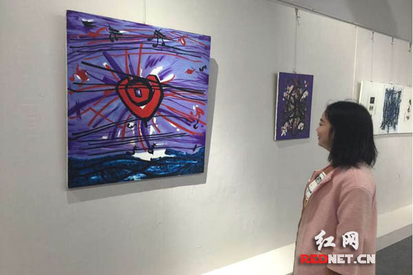 展出的作品抽象风格极为浓烈，印象派与现代主义的风格特征扑面而来！