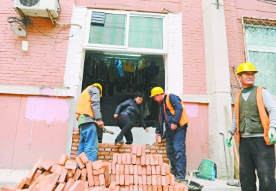 北京东城区：50多间“开墙”商铺被砌墙封门（图）