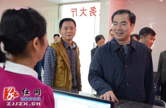 刘革安深入永定区渡口社区调研