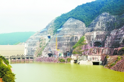  11月3日，湖南省水利一号工程——涔天河水库扩建工程一号泄洪洞正式贯通。黎实 李江辉 摄影报道