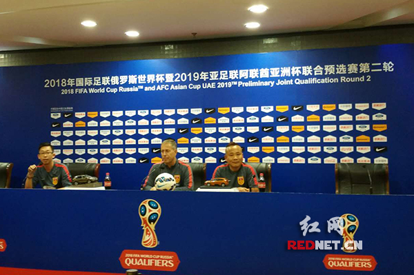 佩兰在新闻通气会上表示，黄博文有机会上场。