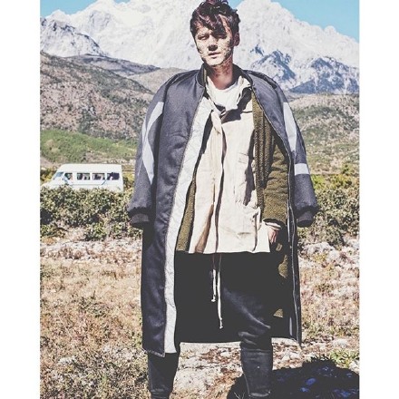 蒋劲夫新戏造型“逆天”