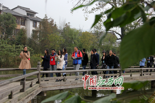 网媒记者游览吉州窑遗址公园