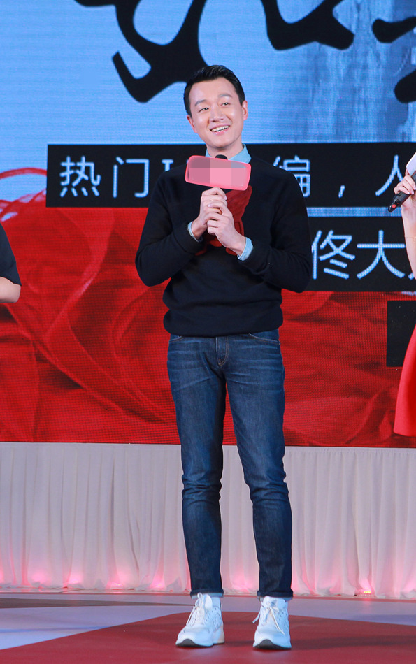 03 佟大为专程从剧组赶往活动现场