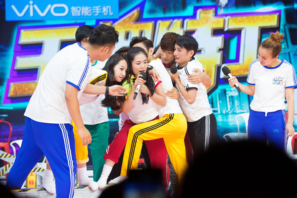 嘉宾玩儿游戏