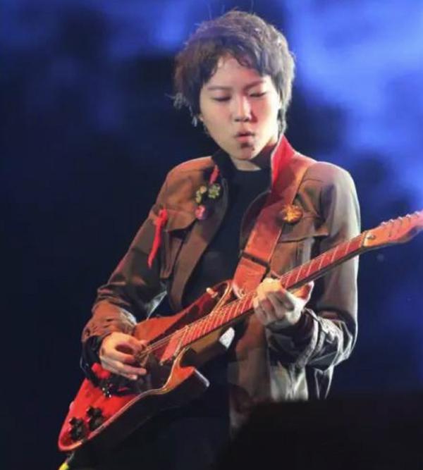 窦靖童现场演绎