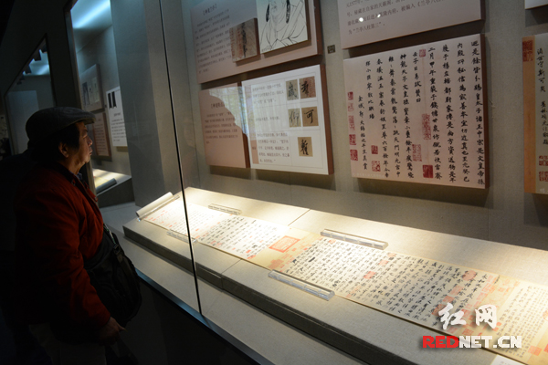 展览展出以故宫复制的历代《兰亭序》著名摹本、临本、拓本。
