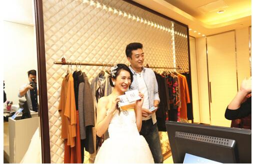 双十一上海商场惊现多名新娘寻找《消失的新郎》