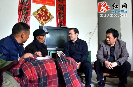 刘革安到安坪村开展“一进二访”活动