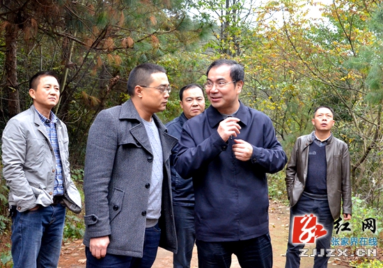 刘革安为天泉山国家森林公园旅游开发把脉：融入西线 突出户外