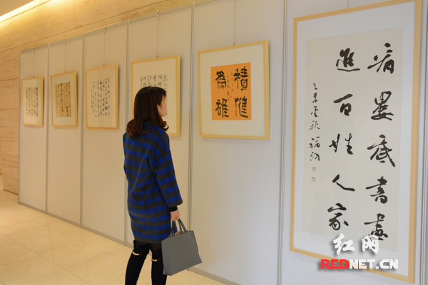 11��27��-12��1�գ�223��¦�׼��黭��ʦ�ǵ���Ʒ����¦�����Ļ����ġ��������ľ��С�