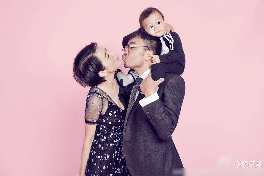  汪涵 家的小沐沐一岁啦! 杨乐乐 晒全家福 庆生  _