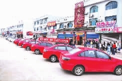 自驾游的旅客慕名而来。