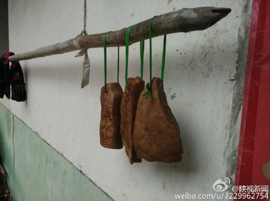 桑师傅发现的几块和猪肉一样的石头