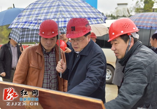 杨光荣深入部分城市建设项目现场调研