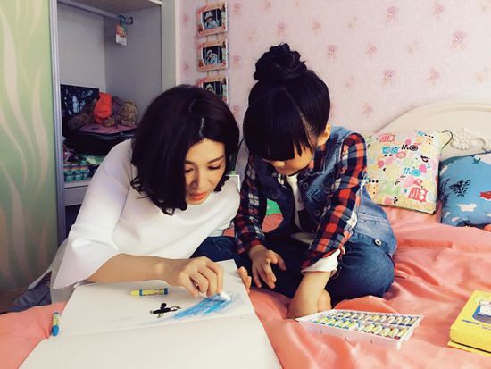 童蕾和小CP画画