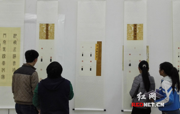 “长乐未央·岳麓印社第二届书法篆刻作品展”在长沙简牍博物馆举行。
