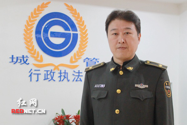 刘伟是带着感情和温度去执法的典型城管代表。