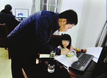 3岁童摔裂商家杯子父母不愿赔25元“赔”孩子