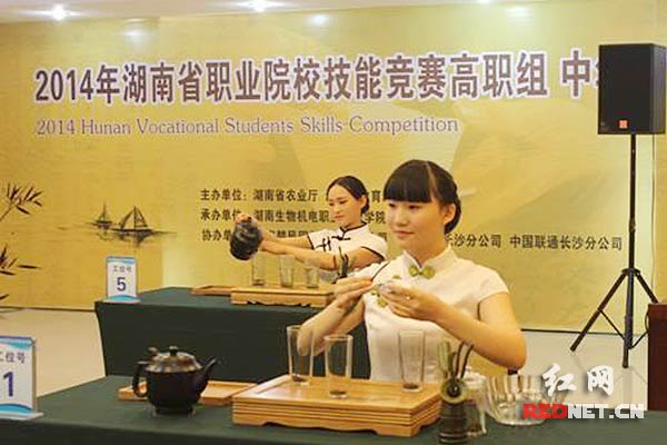 “十二五”期间， 湖南每年定期举办全省职业院校技能大赛，“孵化”了一大批技能大师。