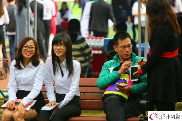 广州校园招聘会 女大学生要现场量三围