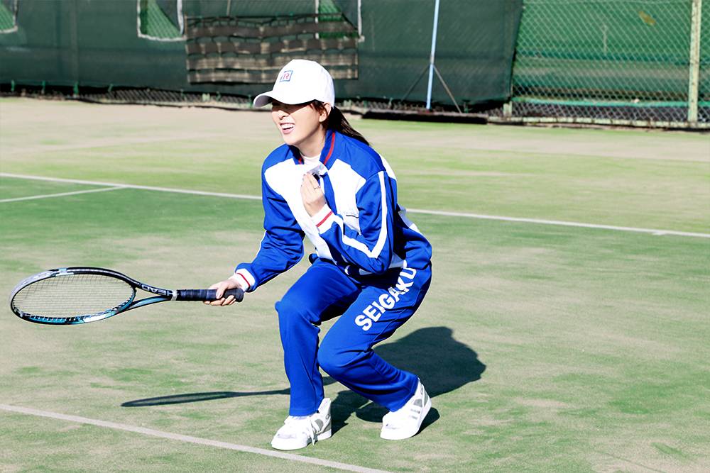 童瑶打网球