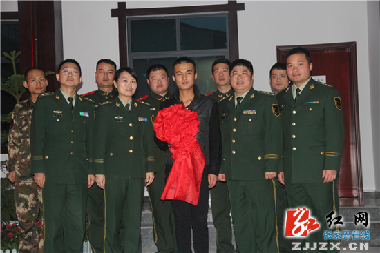 武陵源欢送老兵光荣退伍