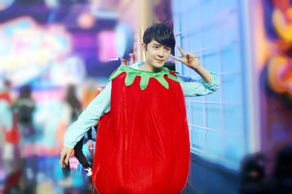 4 付辛博 剪刀手