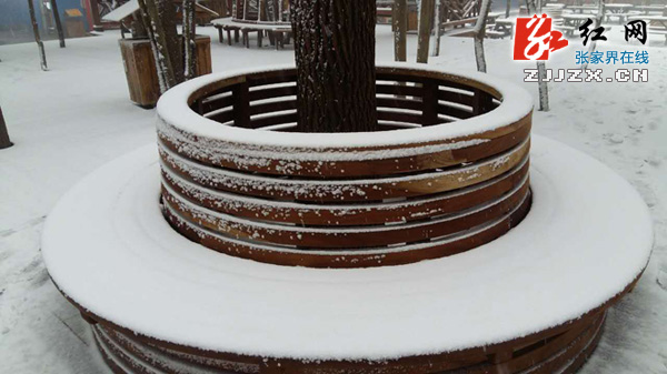 张家界天门山降下今冬第一场雪（图）