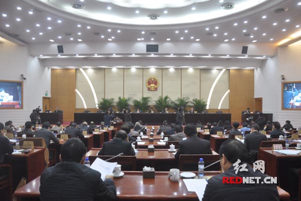 12月4日下午，湖南省十二届人大常委会第十九次会议在长沙闭幕。