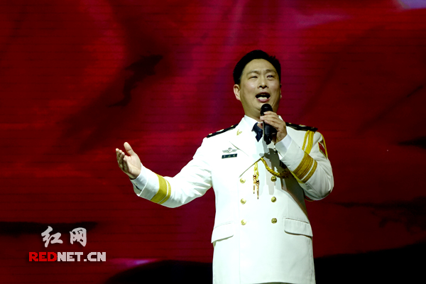 李洪涛演唱《母亲》荣获一等奖。