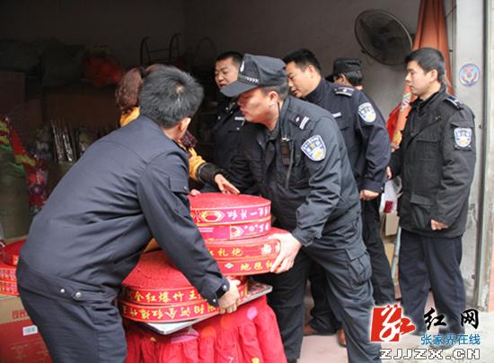 慈利县城区开展烟花爆竹专项整治 力促群众生命财产安全