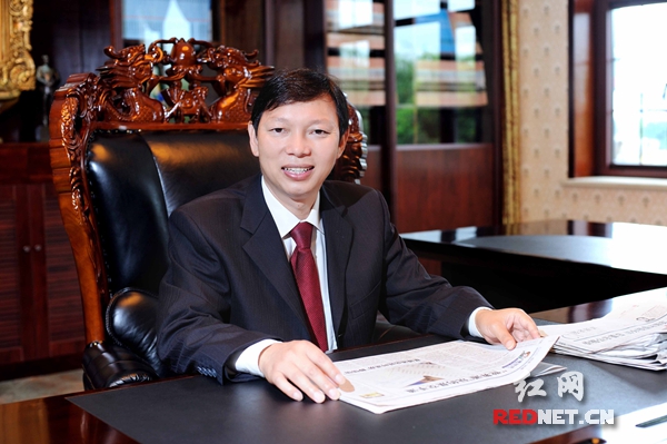 万家丽集团董事长黄志明。