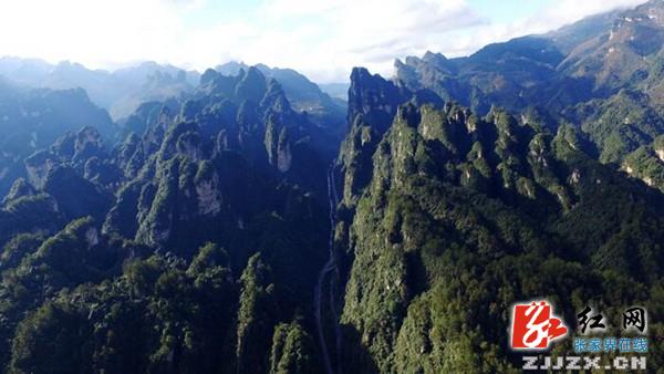 武陵源百丈峡景区航拍图惊艳问世 同现三类美丽风光