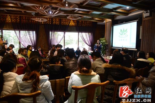 张家界溪布老街现“会说话”的情怀黑茶