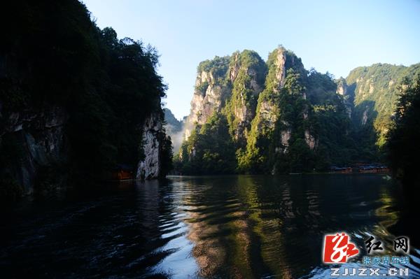 张家界宝峰湖景区年接待游客量首次突破100万人