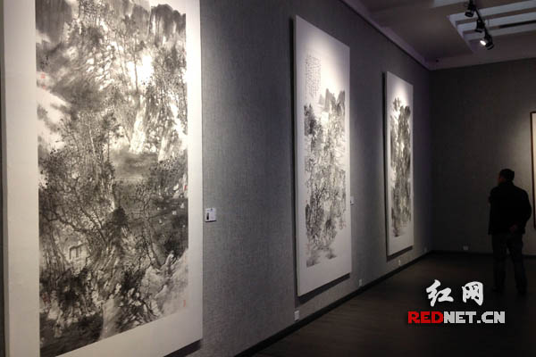 “守真抱质”——田绍登书画展在湖南省画院美术馆开幕。