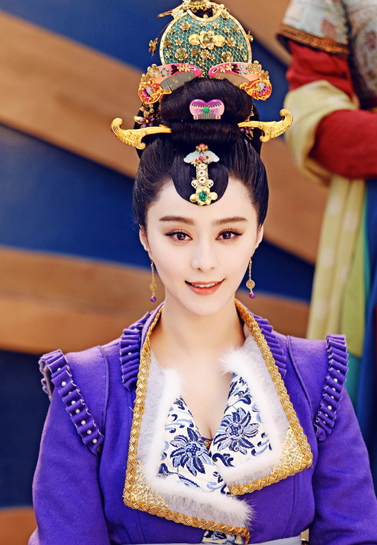范冰冰登台湾名人榜首 凭《武媚娘》赢超高人气 (1)